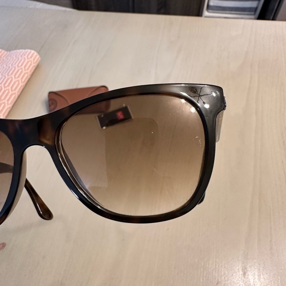 Rayban Sunglasses 4184 - Picture 10 of 11